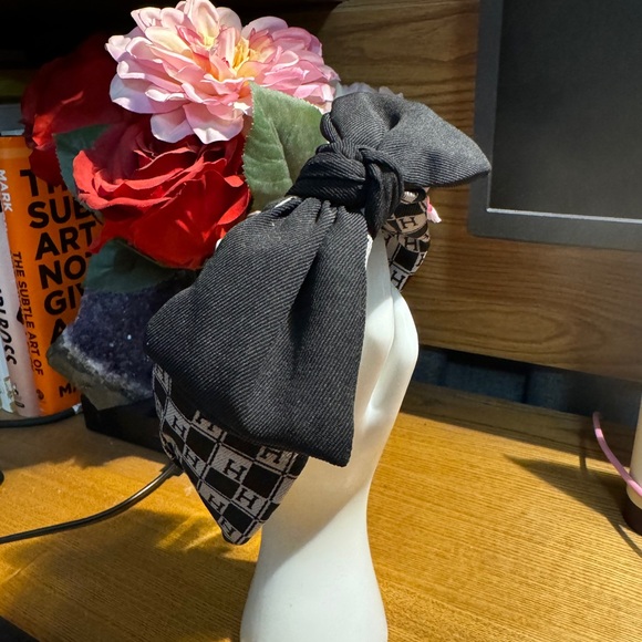 Headband NWT “H” design Fashion - Picture 2 of 2